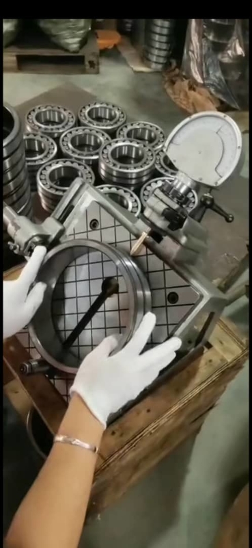 Le roulement à rouleaux DAC42800045ZZ est un roulement à billes DAC 42800045